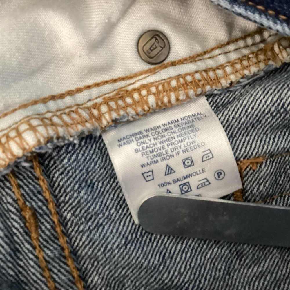 Lands End Men’s Distressed Denim Jeans.  Size 36 Inseam 28.5. - Picture 4 of 6